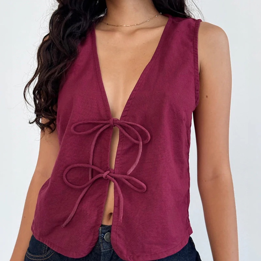 Motel Kayve Tie Front Top in Burgundy